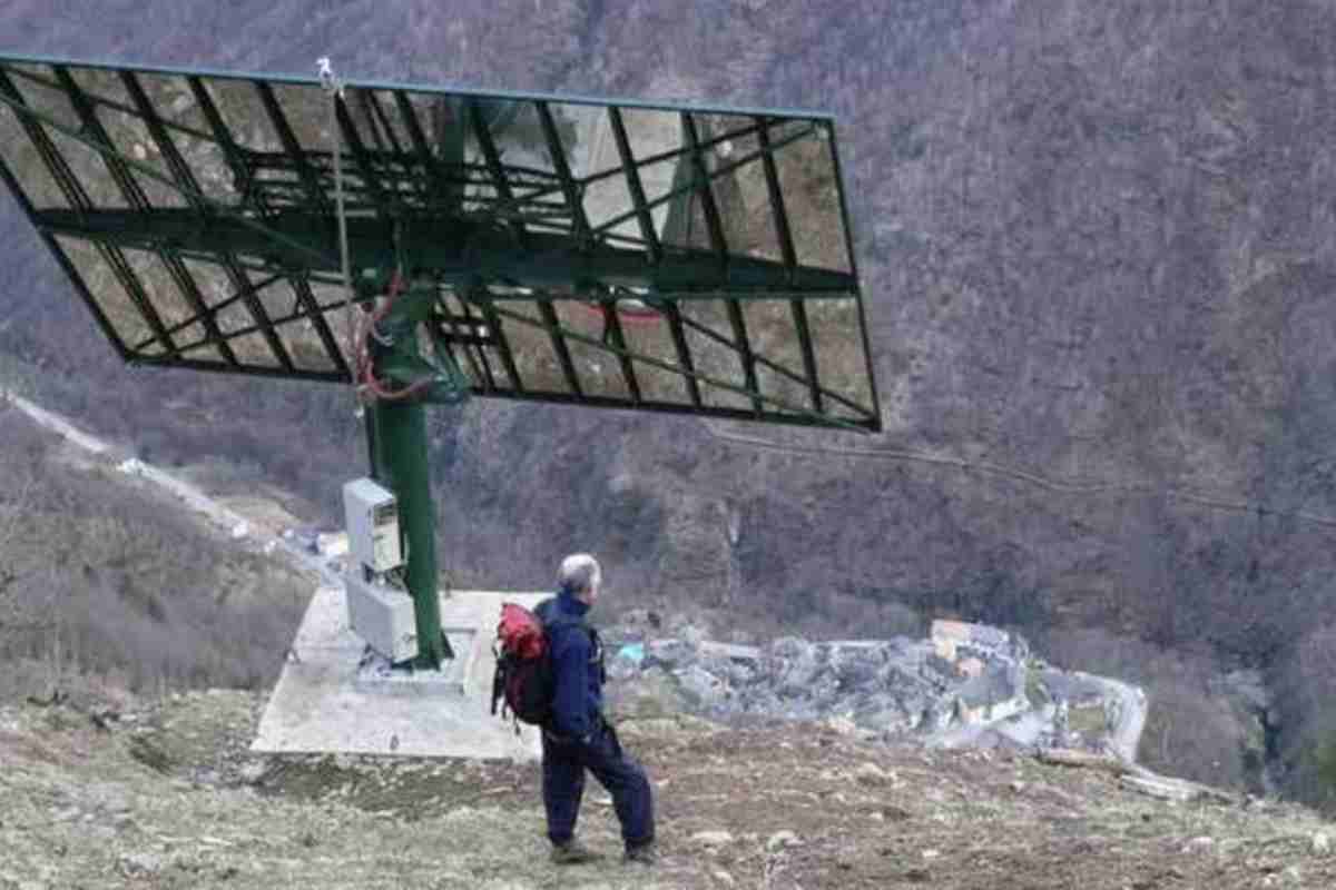 Per anni, questa condizione è stata accettata come inevitabile. Poi, nel 2006, è arrivata un’idea destinata a trasformare completamente la vita del borgo.